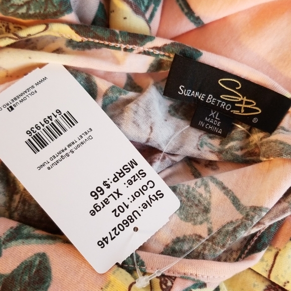 🐼Fall Sale- Suzanne Betro Floral Lace Trim Top - Picture 7 of 8